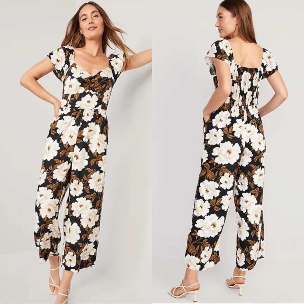 NWT Old Navy Women’s Fit & Flare Flutter-Sleeve Jumpsuit Black White Floral XLP